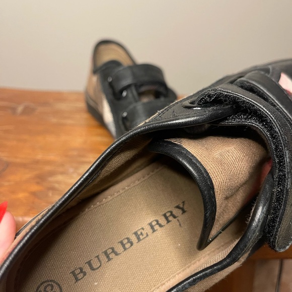 Burberry trainers - Picture 3 of 7